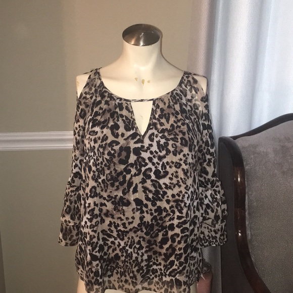 NWT Beautiful Leopard design Blouse, XS - Picture 2 of 8